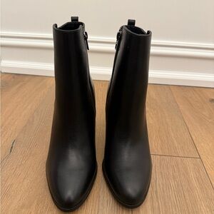 Coach Women's black Leather Ankle Boots never used